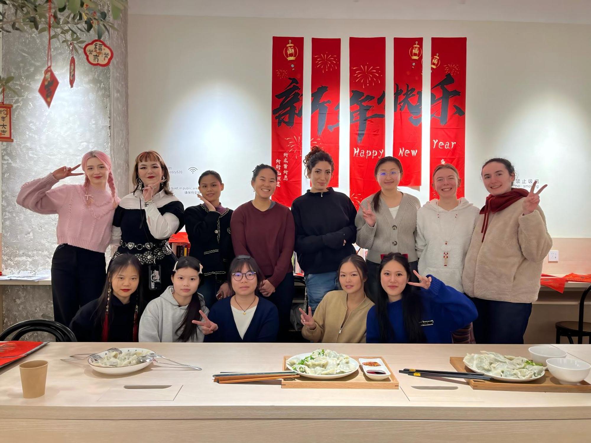 Hi Cozy International Youth Hostel East Nanjing Road & The Bund - Free Gym 샹하이 외부 사진