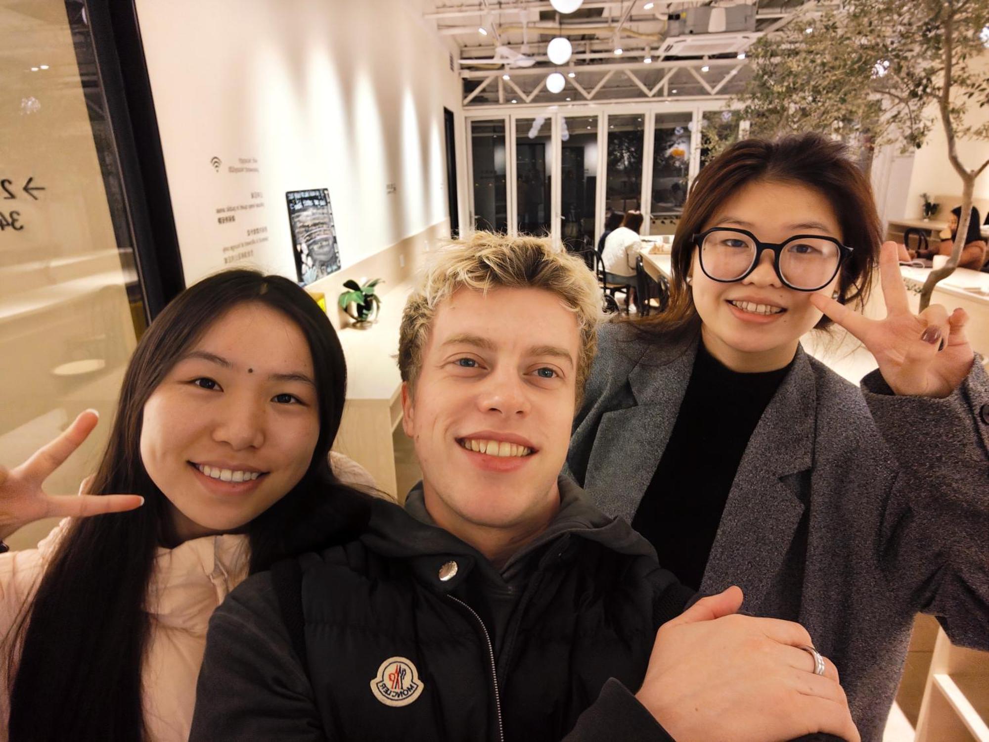 Hi Cozy International Youth Hostel East Nanjing Road & The Bund - Free Gym 샹하이 외부 사진